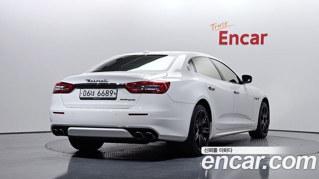 Maserati Quattroporte 2017 — photo 2
