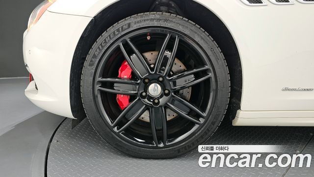 Maserati Quattroporte 2017 — photo 5
