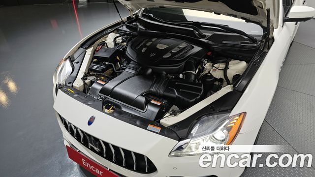 Maserati Quattroporte 2017 — photo 6