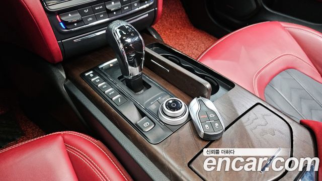 Maserati Quattroporte 2017 — photo 12