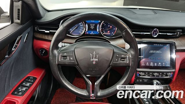 Maserati Quattroporte 2017 — photo 19