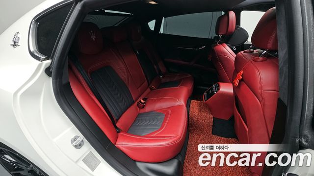 Maserati Quattroporte 2017 — photo 16