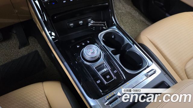 Kia Canival 2021 — photo 12