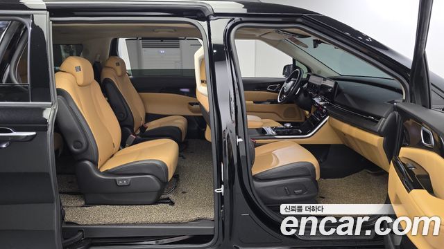 Kia Canival 2021 — photo 17