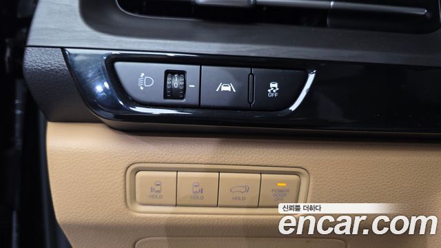 Kia Canival 2021 — photo 19
