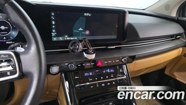 Kia Canival 2021 — photo 21