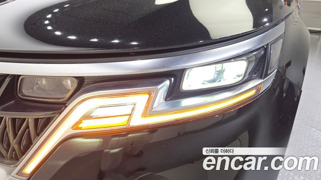 Kia Canival 2021 — photo 8