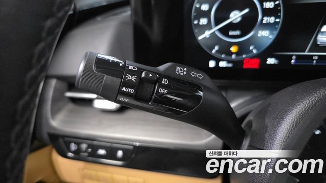 Kia Canival 2021 — photo 28