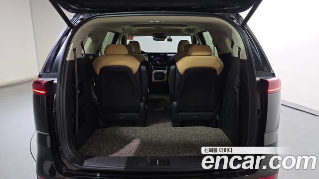 Kia Canival 2021 — photo 31
