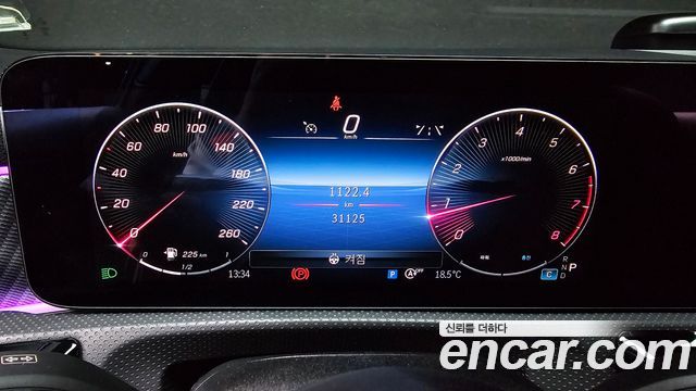 Mercedes-Benz A-Class 2024 — photo 8