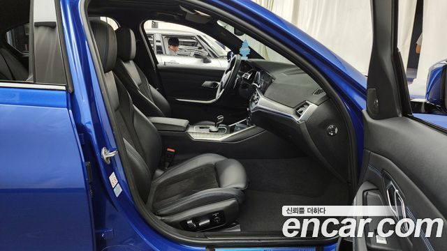 BMW 3-Series 2021 — photo 18