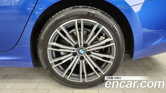BMW 3-Series 2021 — photo 7