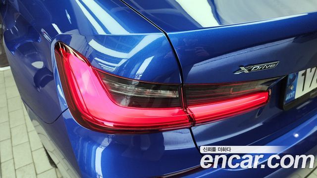 BMW 3-Series 2021 — photo 9