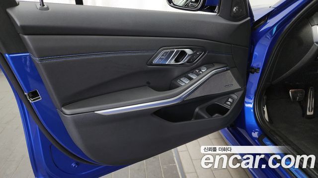 BMW 3-Series 2021 — photo 14