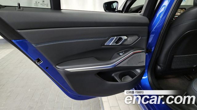 BMW 3-Series 2021 — photo 15