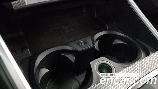 BMW 3-Series 2021 — photo 16