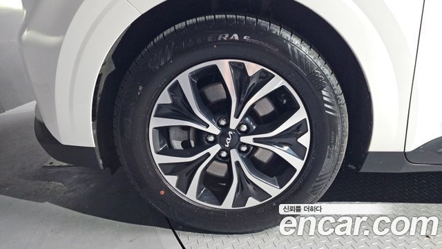 Kia Canival 2023 — photo 5