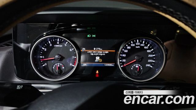 Kia Canival 2023 — photo 8