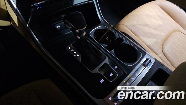 Kia Canival 2023 — photo 9