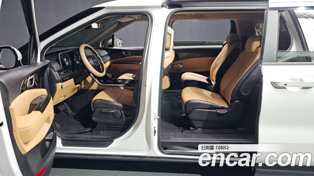 Kia Canival 2023 — photo 10