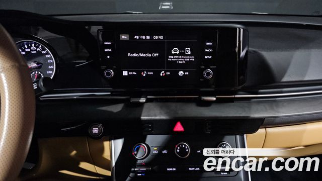 Kia Canival 2023 — photo 13