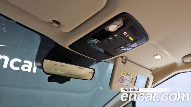 Kia Canival 2023 — photo 16