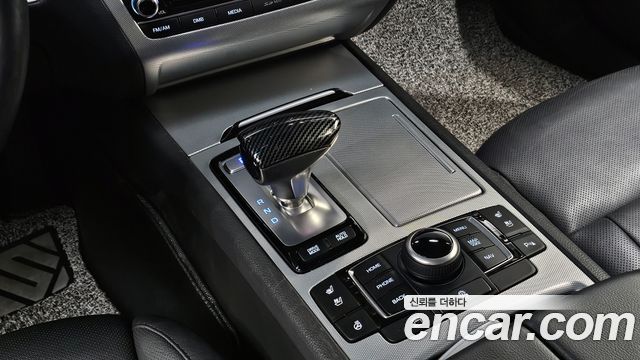 Genesis G80 2017 — photo 11