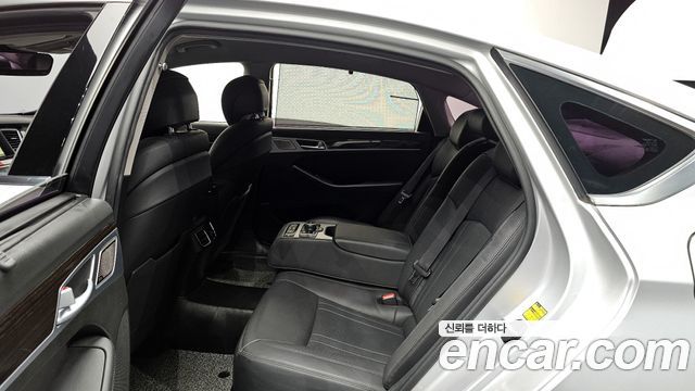 Genesis G80 2017 — photo 17