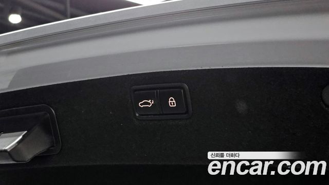 Genesis G80 2017 — photo 25