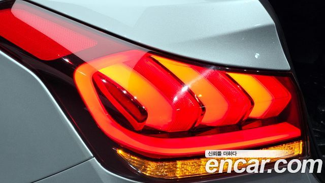 Genesis G80 2017 — photo 8