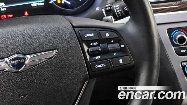 Genesis G80 2017 — photo 27