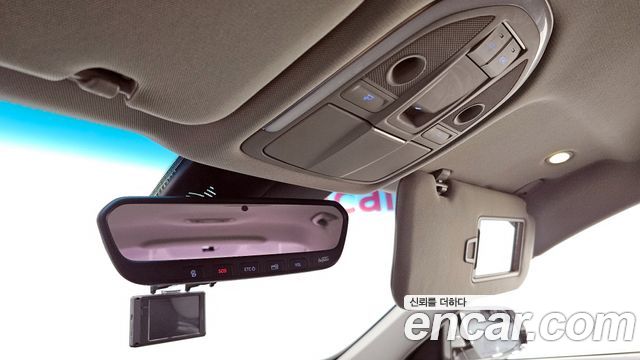 Genesis G80 2017 — photo 28