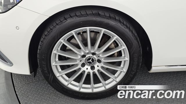 Mercedes-Benz E-Class 2021 — photo 5