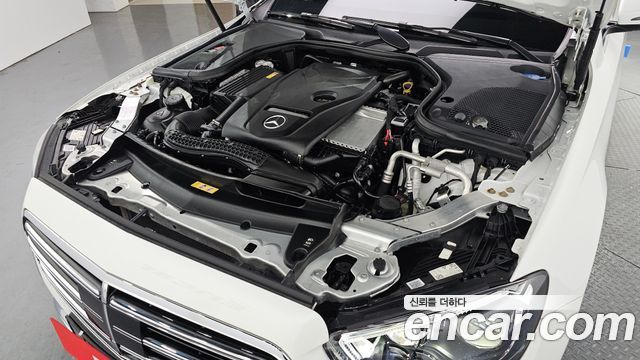 Mercedes-Benz E-Class 2021 — photo 6