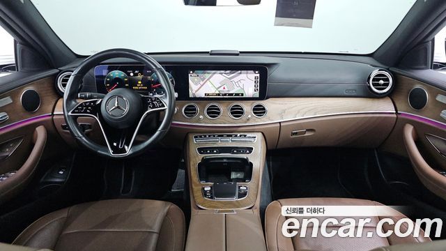 Mercedes-Benz E-Class 2021 — photo 10