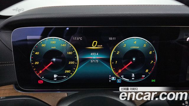 Mercedes-Benz E-Class 2021 — photo 11
