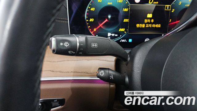 Mercedes-Benz E-Class 2021 — photo 22