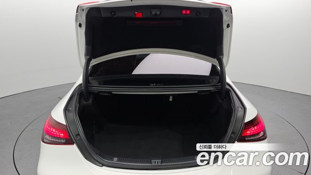 Mercedes-Benz E-Class 2021 — photo 26