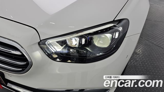 Mercedes-Benz E-Class 2021 — photo 8