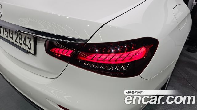 Mercedes-Benz E-Class 2021 — photo 9