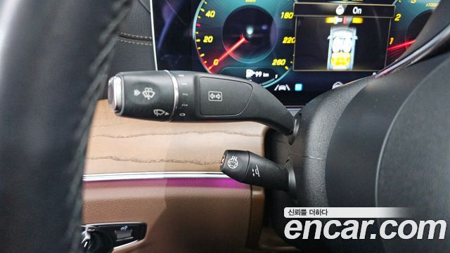 Mercedes-Benz E-Class 2021 — photo 27