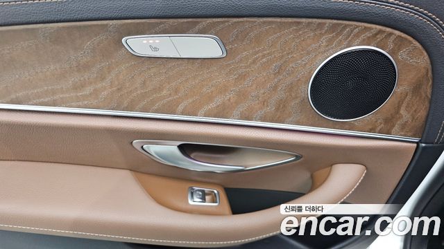 Mercedes-Benz E-Class 2021 — photo 29