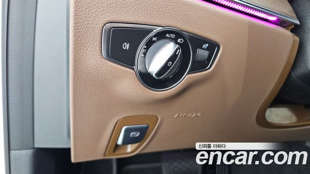 Mercedes-Benz E-Class 2021 — photo 30