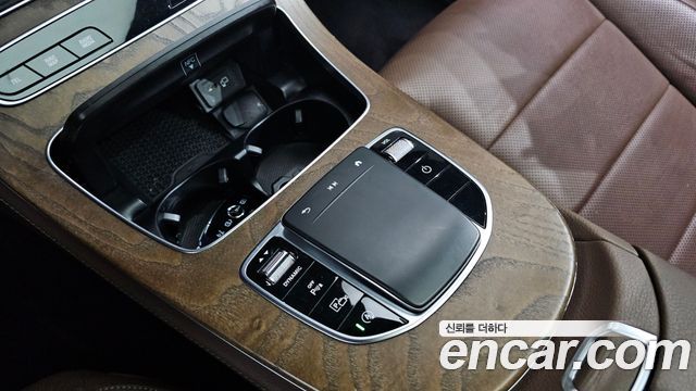Mercedes-Benz E-Class 2021 — photo 32