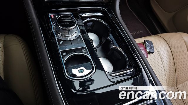 Jaguar XJ 2015 — photo 9