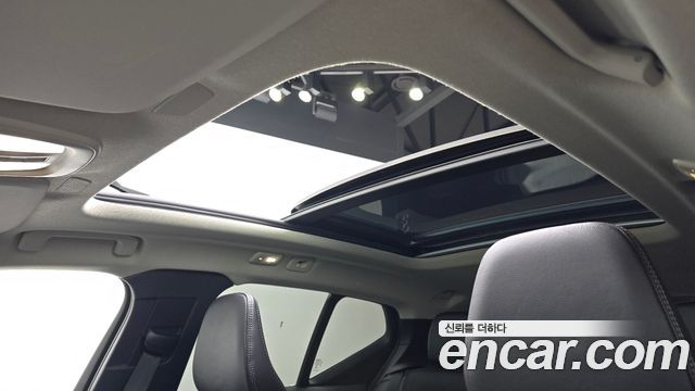 Volvo XC40 2023 — photo 23