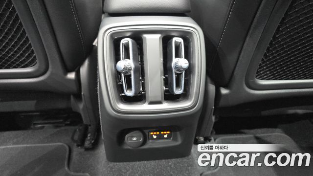 Volvo XC40 2023 — photo 25