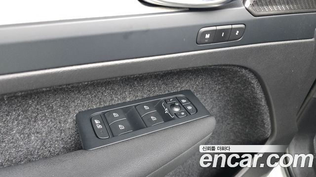 Volvo XC40 2023 — photo 29