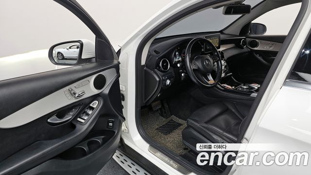 Mercedes-Benz GLC-Class 2018 — photo 13