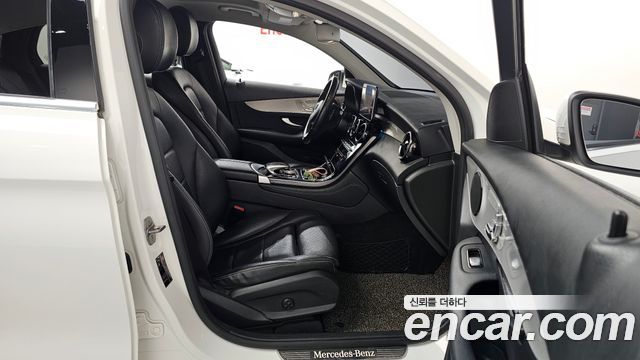 Mercedes-Benz GLC-Class 2018 — photo 17